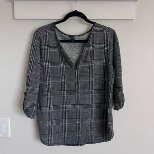 Naif Plaid 3/4 Sleeve Zipper V-Neck Detail Soft Top SZ L